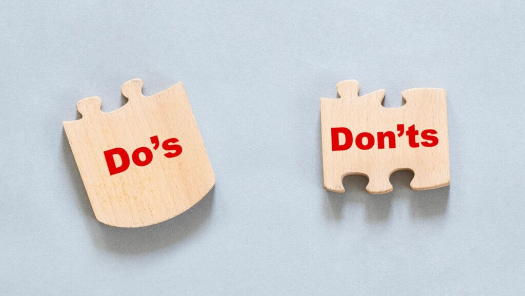 Two puzzle pieces, one that says Do's and the other that says Don'ts.